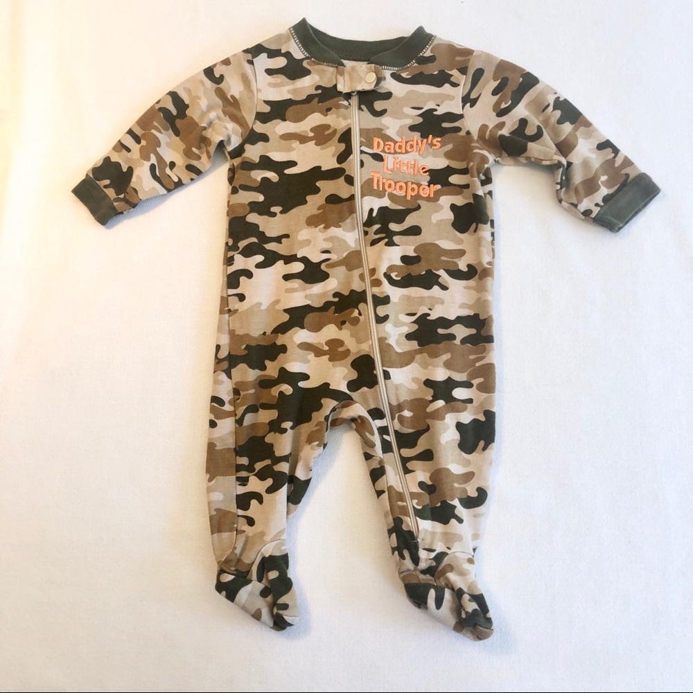 0-3 month sleeper. Camo.